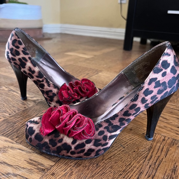 SM New York Leopard Print Heels - Picture 1 of 7